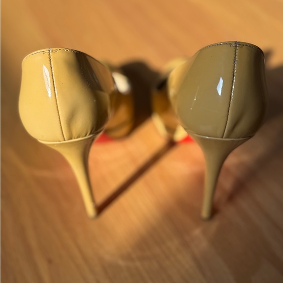 Christian Louboutin Beige Patent Leather Heels - Picture 4 of 15